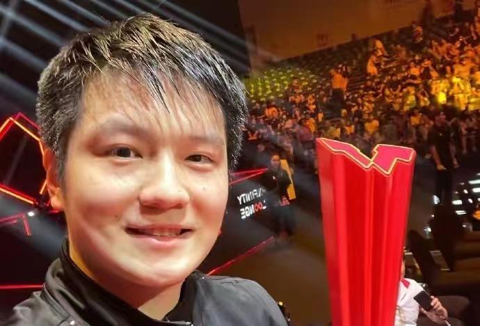 张继科VS马龙，乒乓球界的双雄对决